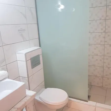 Pirofani بيت ضيافة